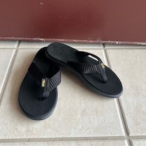 Teva Voya Black Flip Flop Sandals Women’s Size 6 Style 1019040 NWOT